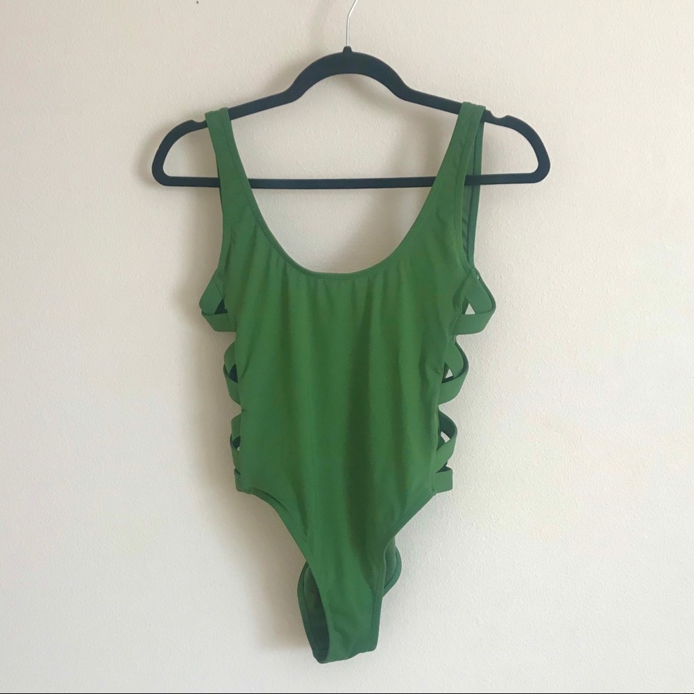 SEXY GREEN SWIMSUIT